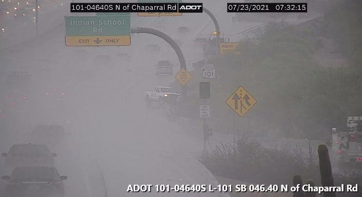 Las fuertes lluvias y tormentas que han caído en las últimas horas provocan riesgos de inundaciones en las carreteras del estado. 
<br>