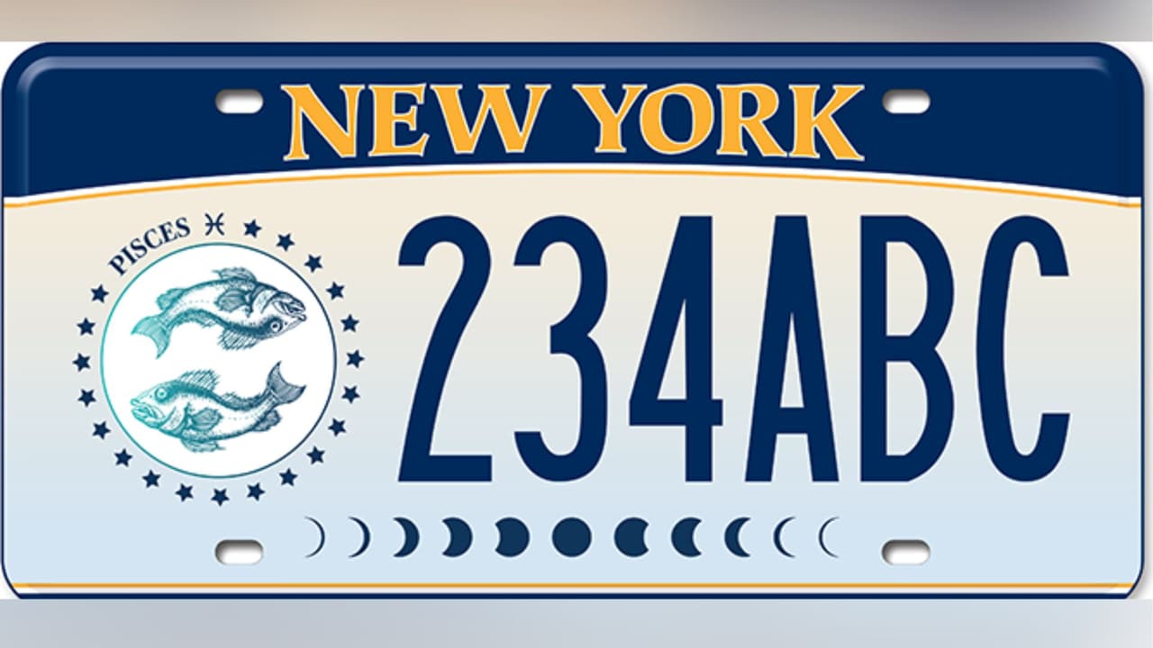 Cada juego de láminas 
<b>muestra uno de los 12 signos del zodiaco</b> en diseños que muestran las formas características asociadas a cada uno de ellos.