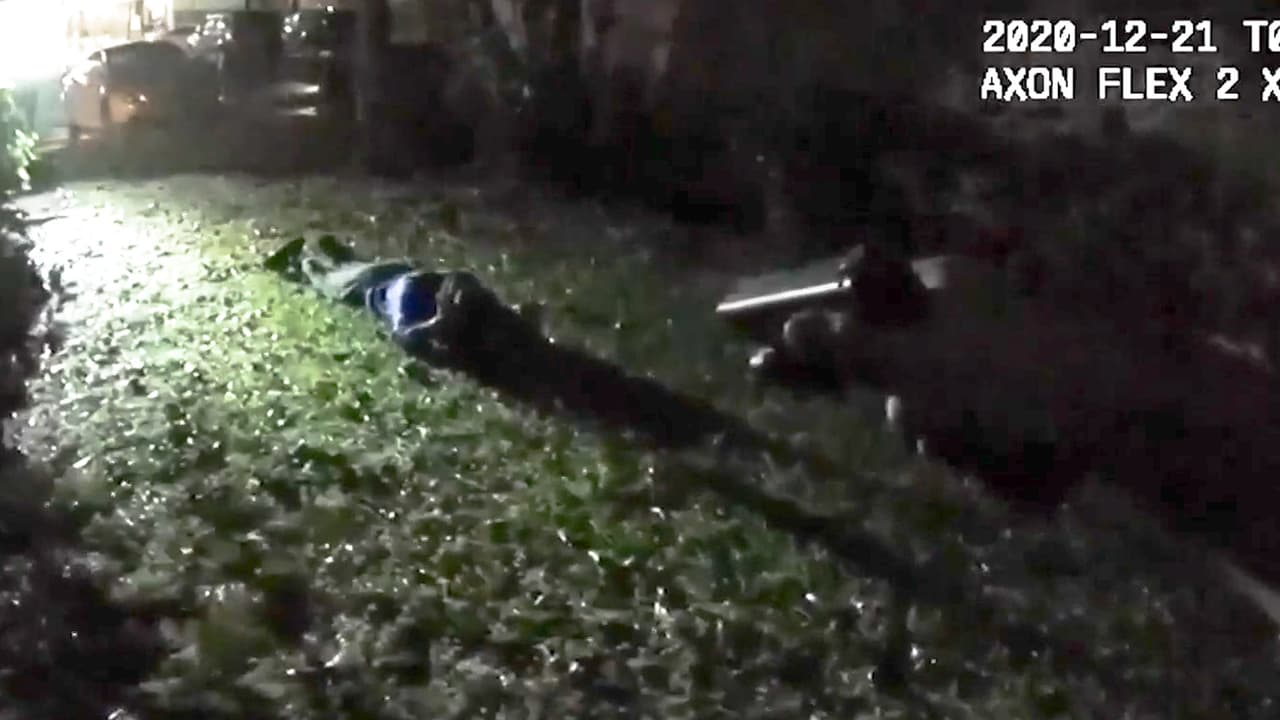 Policía del condado de Orange es acusado de agresión agravada con un arma de fuego durante un arresto en 2020 