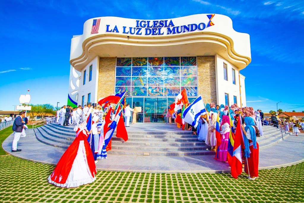 La Iglesia de 
<a href="https://www.univision.com/local/arizona-ktvw/satanas-desde-siempre-ha-usado-la-misma-estrategia-las-declaraciones-de-un-pastor-de-la-iglesia-la-luz-del-mundo-en-arizona-en-defensa-de-naason-joaquin-garcia-video">La Luz Del Mundo</a> en Phoenix inauguró su templo el 9 de febrero del 2020. 
<br>
