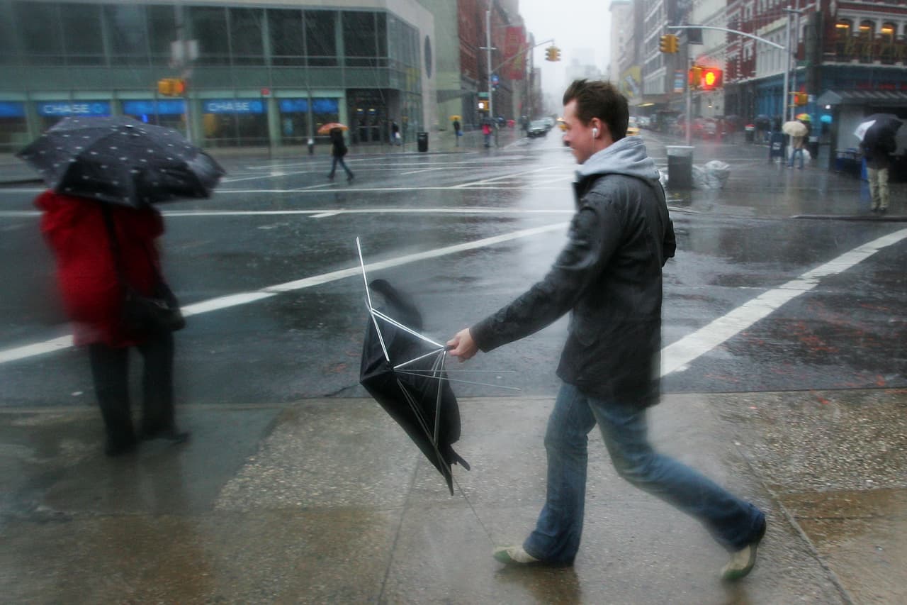 Fuertes vientos y lluvia: el pronóstico del tiempo para este viernes en Nueva York