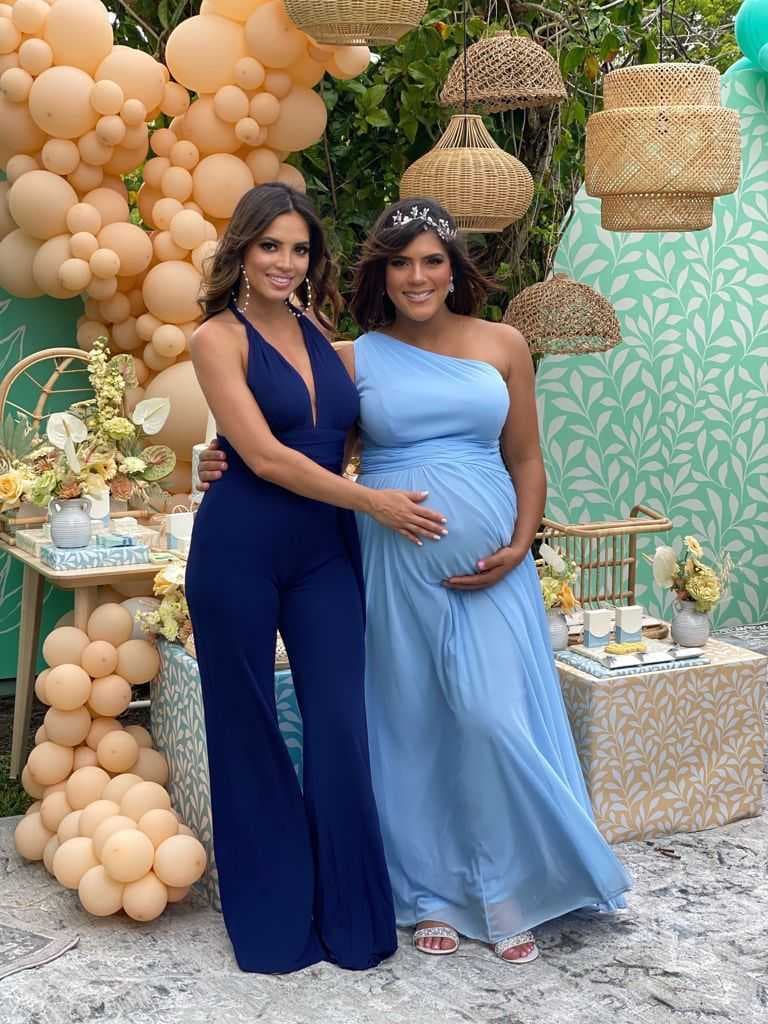 Pamela Silva, quien hace poco más de un año se convirtió en madre no faltó en esta celebración. La presentadora de Primer Impacto también llegó vestida de azul como la mayoría de los asistentes en honor al varoncito que viene en camino.