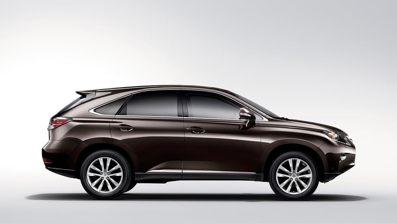 <h3 class="cms-h3-H3">SUV/Crossover mediana premium: Lexus RX</h3>
<br>La línea de camionetas medianas de lujo RX de Lexus, que incluye hasta una versión híbrida, ha sido la campeona de ventas en un segmento que ella misma creo hace más de 20 años. La confiabilidad es uno de sus grandes atributos. El modelo del estudio fue sustituido por
<b> un diseño nuevo en 2017</b>.
<br>
<br>Finalistas:
<b> Lincoln MKX </b>y
<b> Lexus GX.</b>