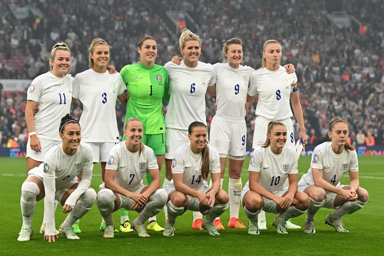 Inglaterra cumplió con las expectativas en el Grupo A y dejó feliz a su afición.