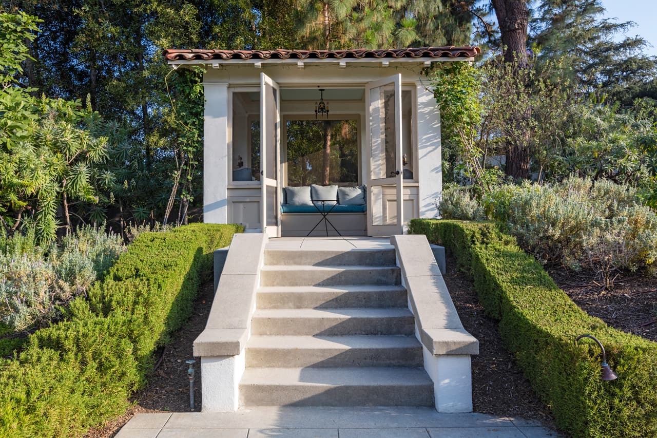 Photo © 2017 Splash News/The Grosby Group EXCLUSIVE Los Feliz, April 14, 2017. Angelina Jolie splashes out nearly $25 million on a six-bed-home in Los Feliz, CA. The six-bed, 10 bathroom property, set on 2.1 acres, once belong to Cecil B. DeMille. The home originally sold for $28,000 in 1916. The home is located in the gated area of Laughlin park, a short drive from the Los Feliz compound she shared with Brad Pitt. Aerial views of the property, land and pool.