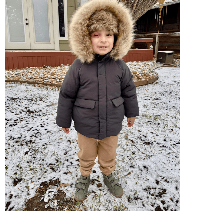 La tormenta invernal trajo una densa capa de nieve que cubrió la ciudad y varias zonas del centro de Texas.
<br>
<br>Usuarios de Univision enviaron las imágenes de cómo vivieron la primer nevada del 2025.