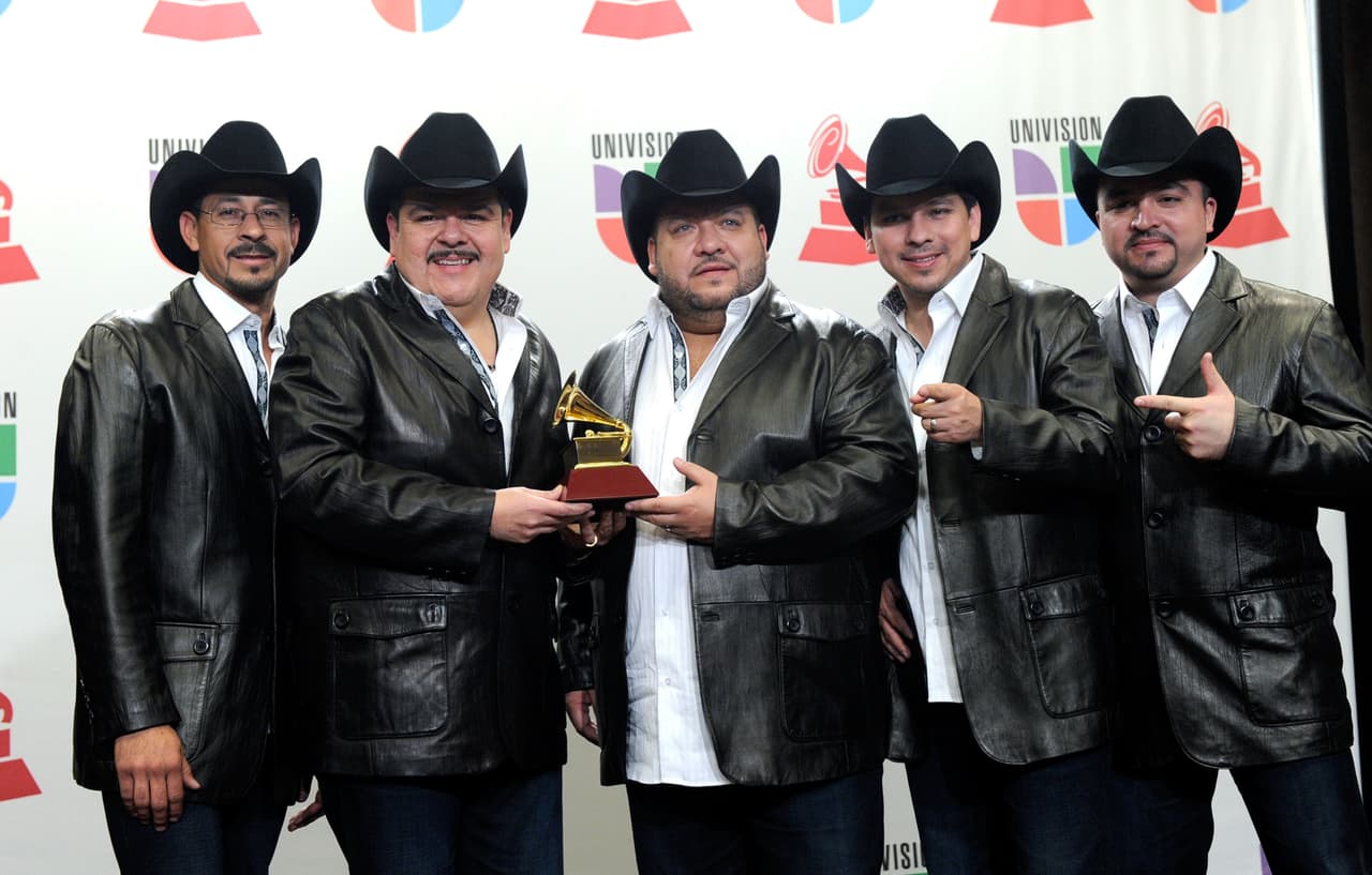 <b>PESADO</b> - Mejor Álbum de Música Norteña: 'Los Ángeles existen'. (Empatado con Calibre 50).