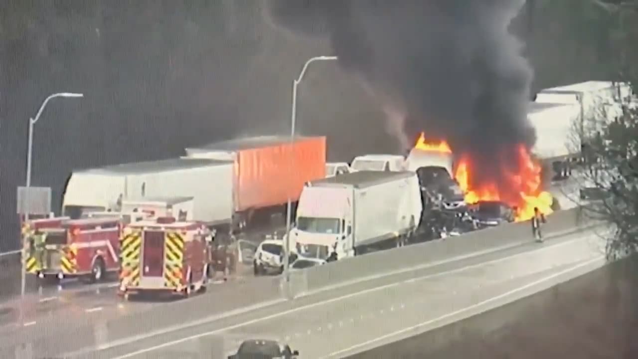 Choque entre dieciséis vehículos y posterior incendio dejó caos y 1 muerto en la I-75