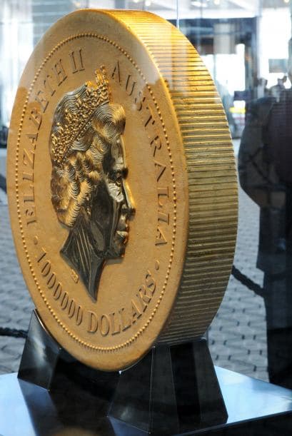 La moneda de oro tiene a la Reina Isabel II en la cara y la silueta de un canguro en el reverso.