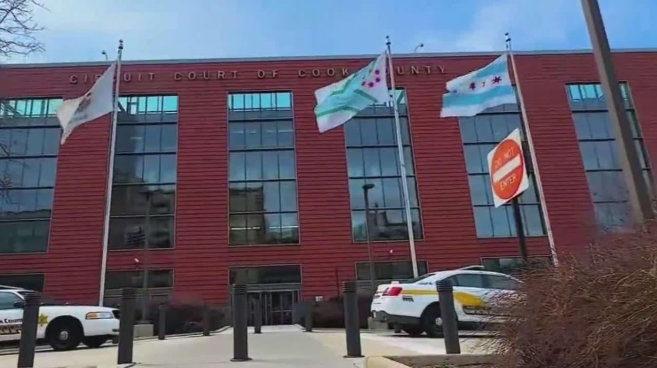 VIDEO: Así fue el presunto arresto de ICE fuera de la Corte en Chicago