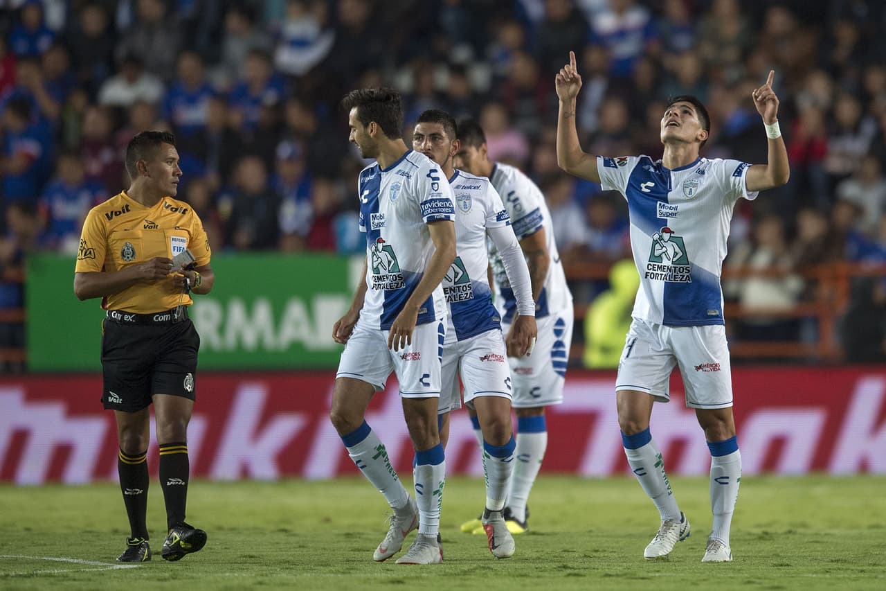 Miguel Tapias aprovechó para marcar el 2-0 a favor del equipo local.