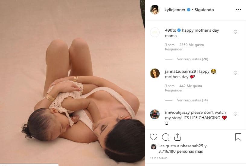 La menor de las hijas de Kris Jenner no reveló el motivo de la reacción alérgica que tuvo 
<b>Stormi</b>.