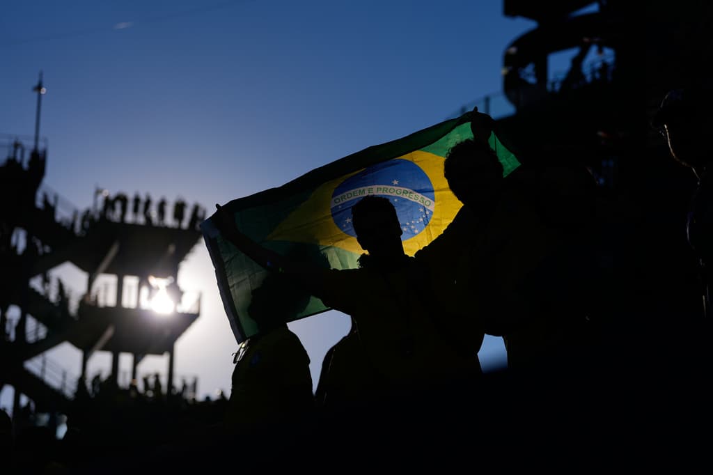 Cientos de aficionados han viajado desde Brasil para estar presentes y seguir a su selección en la Copa Mundial.