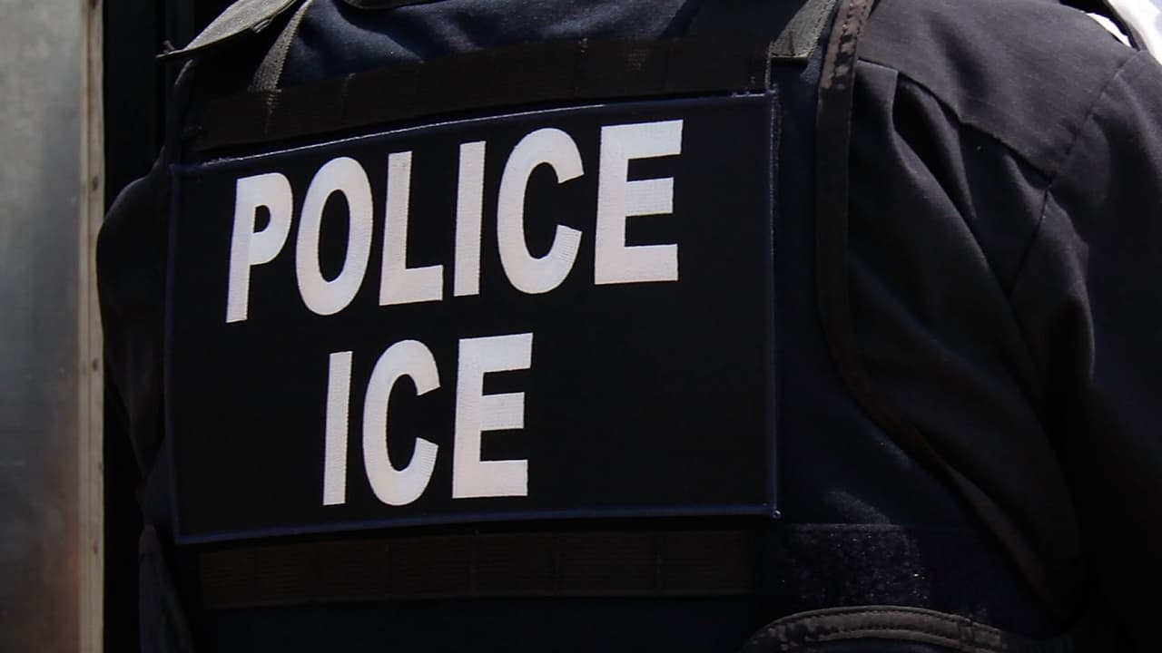 ¿Has sido víctima de abuso por parte de una autoridad migratoria? Estos son tus derechos