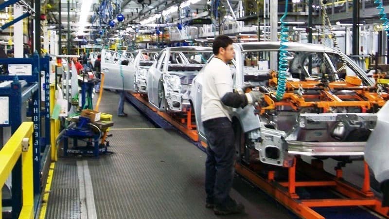 Hasta 4,250 trabajadores pierden sus empleos durante ola de despidos en General Motors