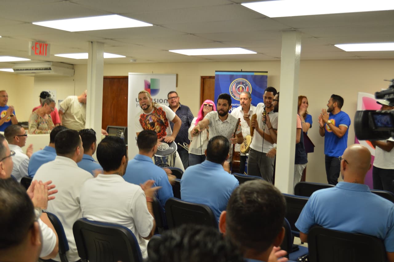 El Maratón de Gente Buena es el principal proyecto de responsabilidad social y ayuda comunitaria de Univision Puerto Rico. Fue creado en el 2009 con el propósito de promover el voluntariado en la sociedad puertorriqueña y devolverle a la comunidad.