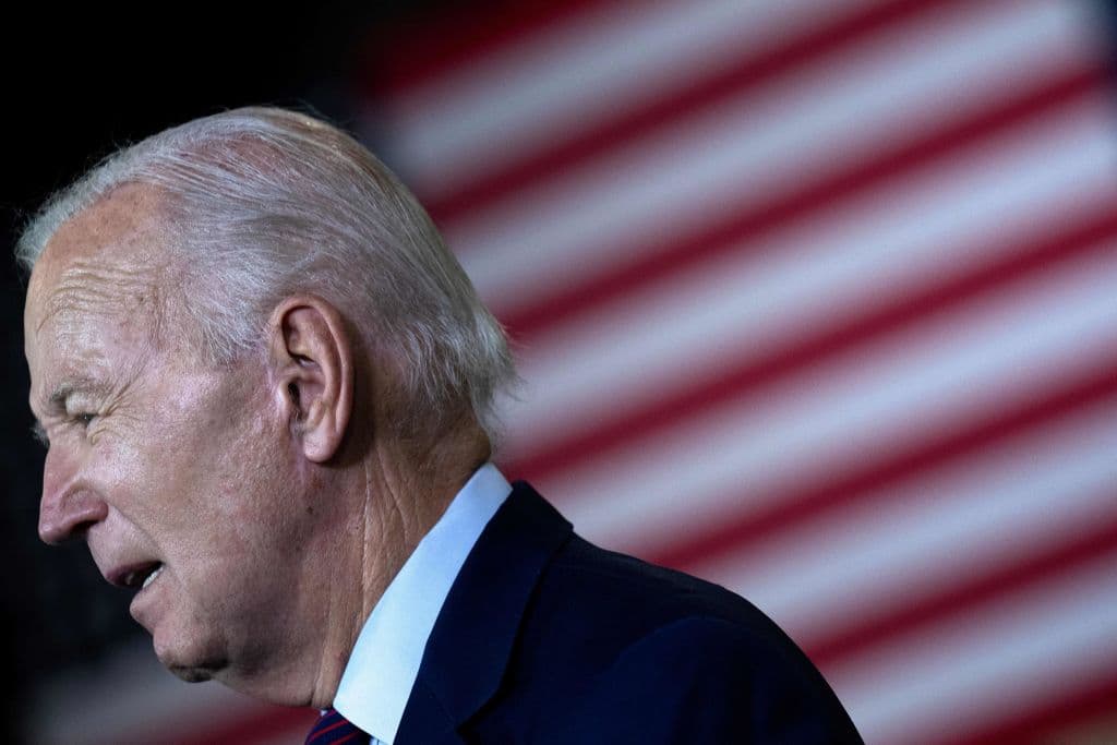 Biden aumenta su respaldo entre demócratas, pero va muy parejo con Trump para 2024