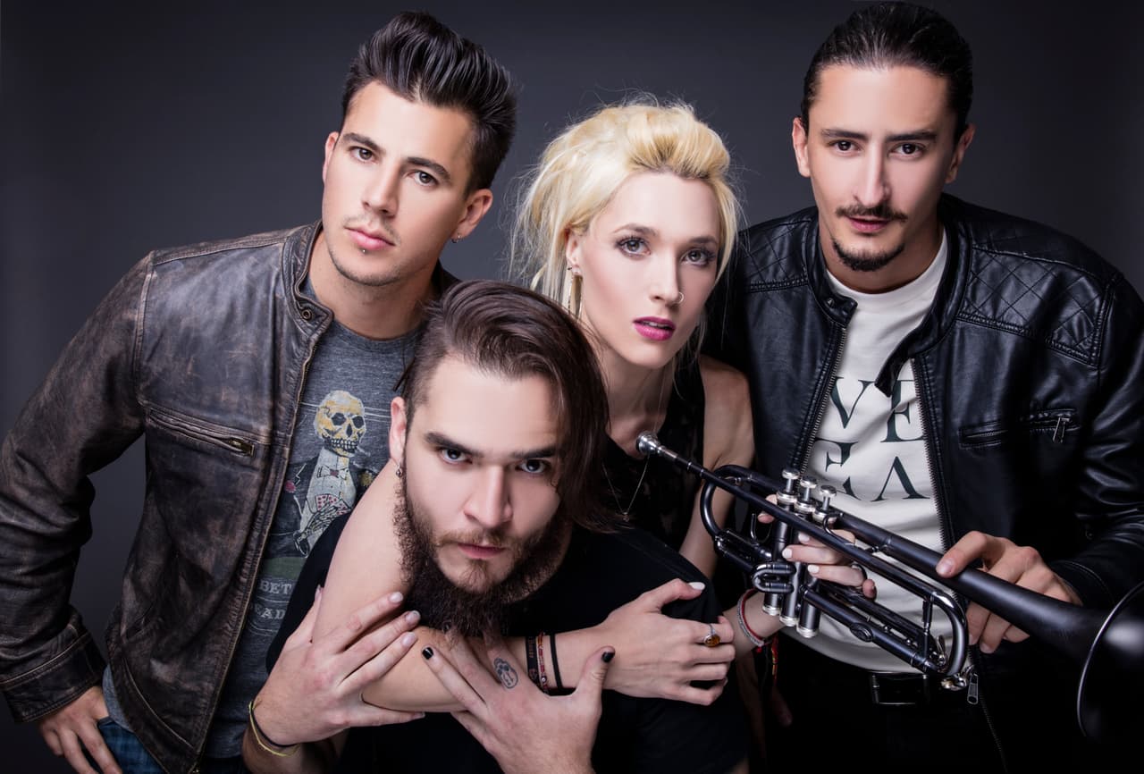 Estreno: Jenny and the Mexicats presentan 'La diabla'
