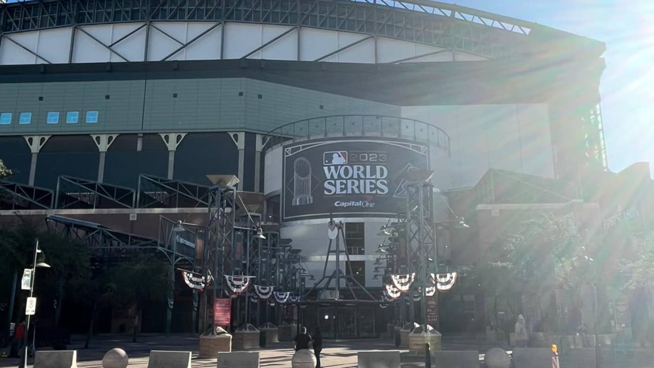 El juego comenzará a las 5:03 p.m. El abridor por Arizona será el novato Brandon Pfaadt, quien ha tenido destacadas actuaciones durante la postemporada, siendo esencial para que los Diamondbacks estén en la lucha por el título de Grandes Ligas.