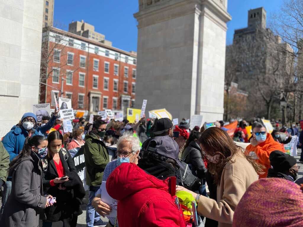Y añadió: "Los neoyorquinos merecen un proceso de destitución transparente y honesto, no una investigación falsa dirigida por personas vinculadas al gobernador Cuomo".