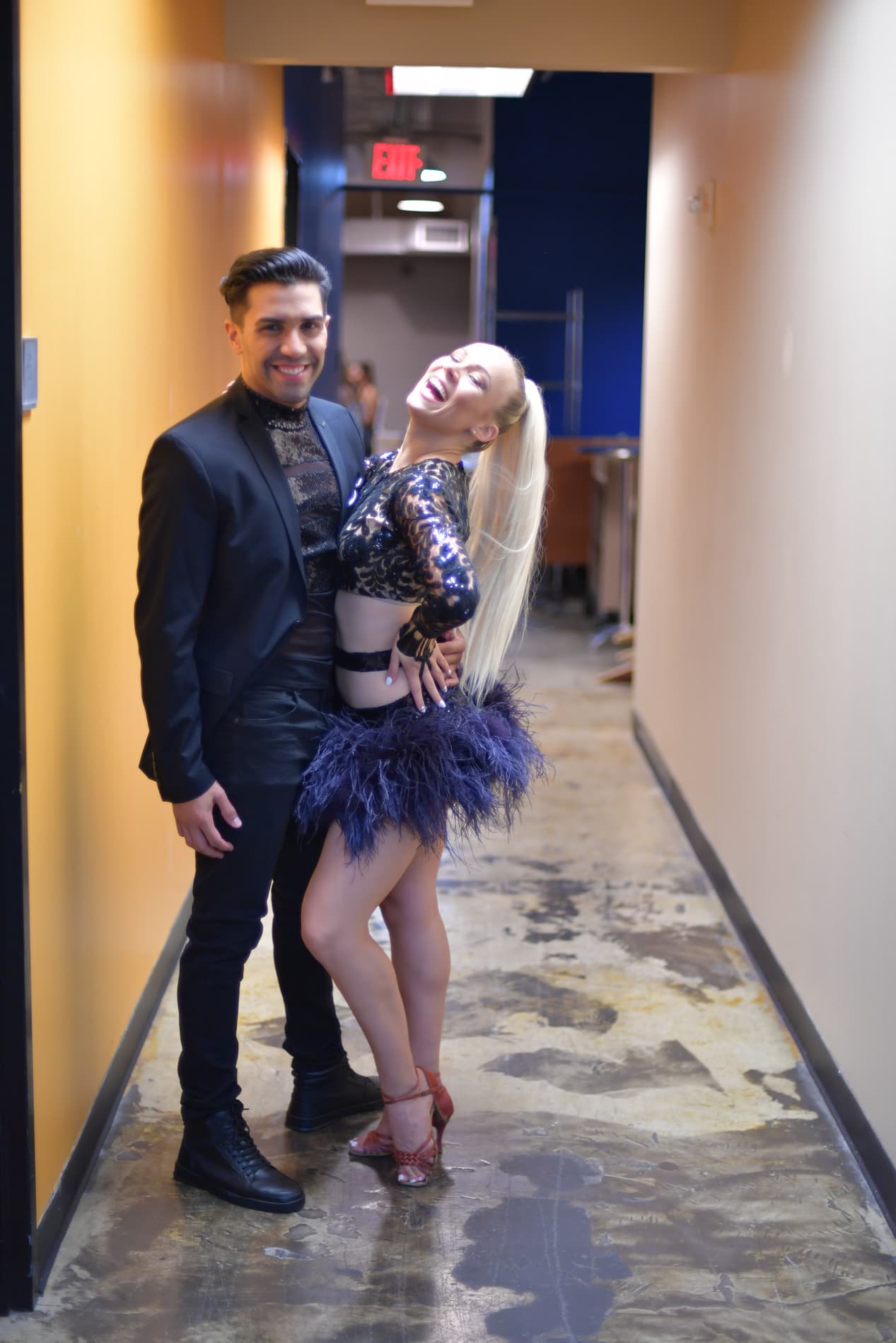 Esta es la primera vez que un número de apertura no se realiza dentro del estudio de Mira Quién Baila.