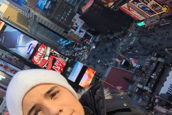 Trabajando o en casa con familia y amigos, los famosos de Univision se la pasaron de lo mejor despidiendo el 2014. ¡A celebrar, como debe ser!