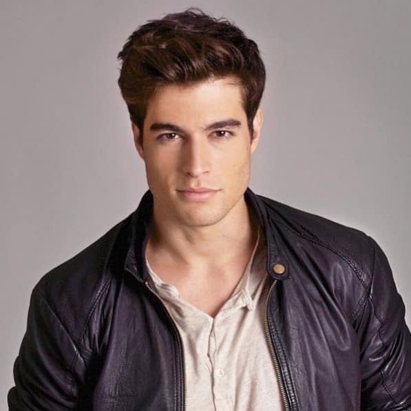 <b><a href="http://www.univision.com/temas/danilo-carrera">Danilo Carrera</a></b> está sorprendiendo con su papel en 
<a href="http://www.univision.com/novelas/la-doble-vida-de-estela-carrillo">'La doble vida de Estela Carrillo'</a>, no cabe duda que ser villano le sale muy bien.