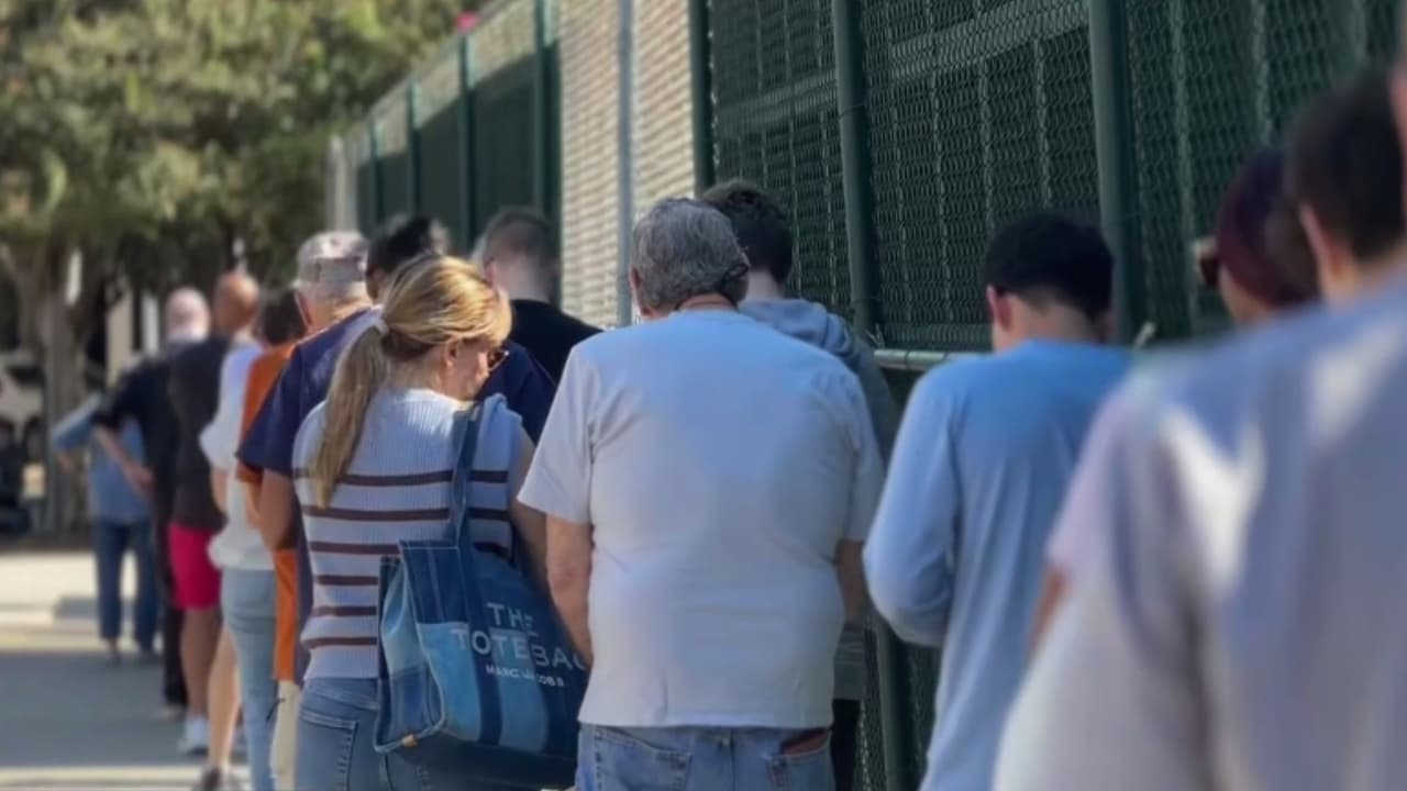 ¿Qué motiva a los electores a participar en las votaciones de medio término en el condado Harris?