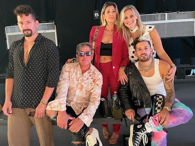 El 21 de julio de 2021, el intérprete de 'Me va a extrañar' reveló que siempre quiso tener una familia grande, objetivo que sus abuelos inspiraron y que ya cumplió, en parte gracias a sus nueras y Camilo.
<br>