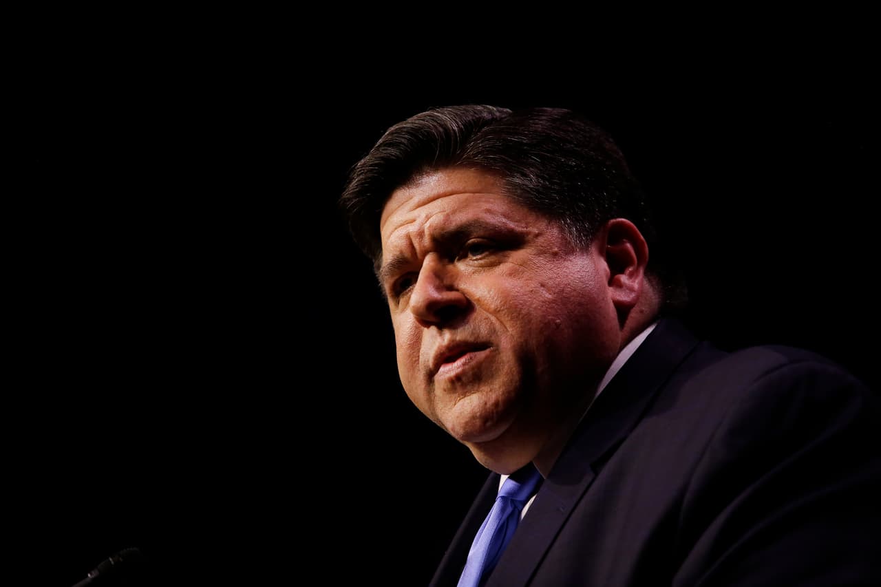 El gobernador de Illinois  J.B. Pritzker quiere ampliar el acceso al seguro médico en el estado en medio de la crisis de coronavirus