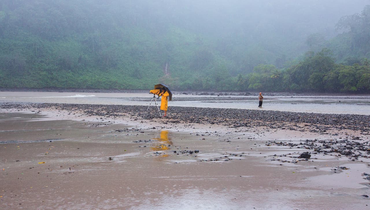 El nuevo libro nació bajo la iniciativa del Centro de Investigación en Ciencias del Mar y Limnología (CIMAR) de la Universidad de Costa Rica y contó con el apoyo del Área de Conservación Marina Cocos, la Fundación Amigos de la Isla del Coco (FAICO), la familia Uribe Sáenz y la organización MarViva. El libro está disponible en aeropuertos internacionales, así como también a través del sitio elcajoncito.com a un costo de $50. Más información a libros@ojalaediciones.org.