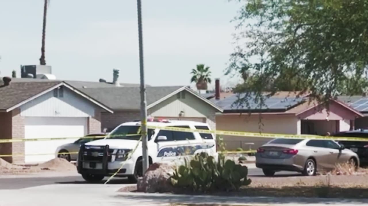 Tras la pista del asesino: Hallan el cuerpo de una mujer dentro de un auto en Phoenix