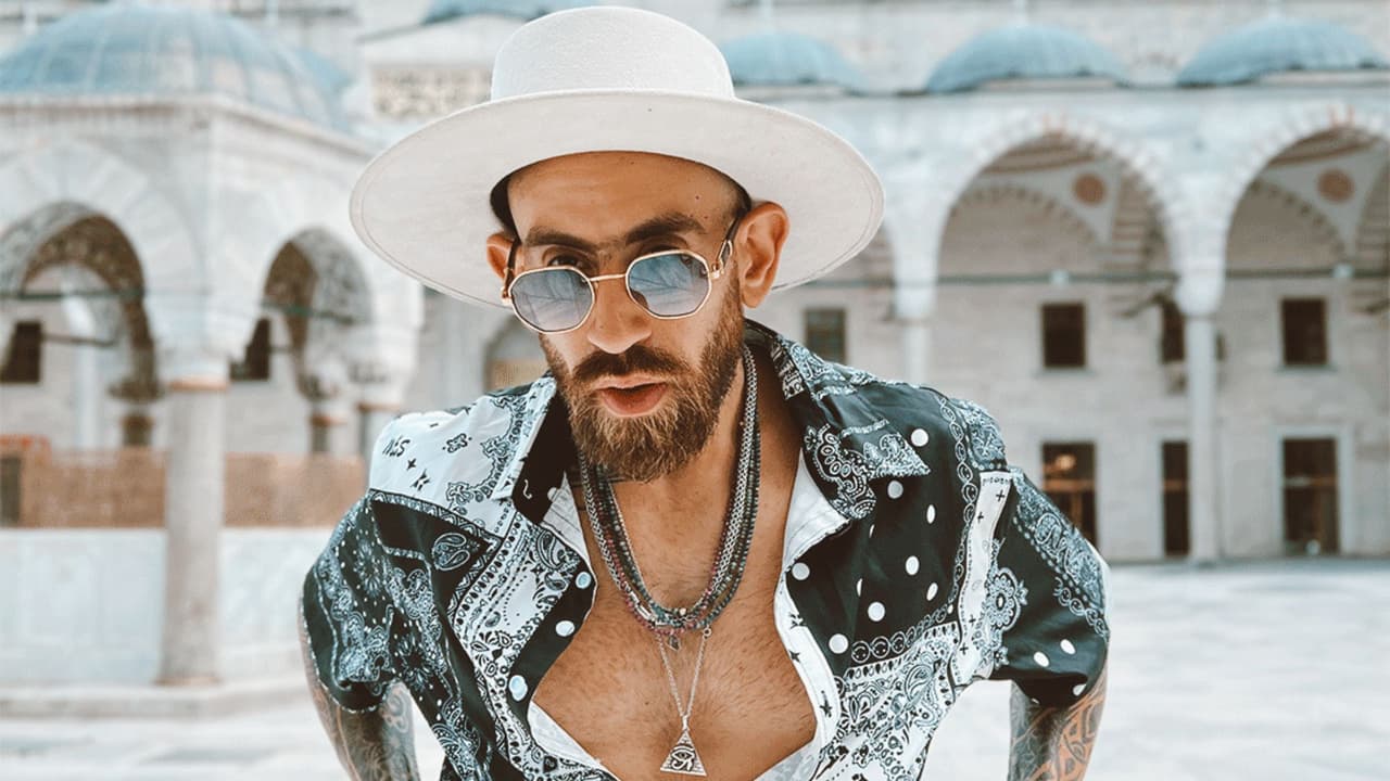 La odisea musical de Aarón Sevilla es una historia de éxito que resuena en corazones de todo el mundo.