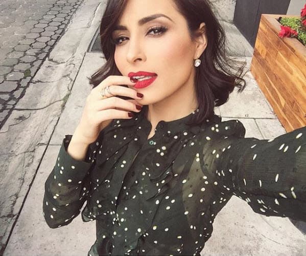 Y aunque se dedicaban lindos mensajes de amor en las redes sociales, después de dos años de relación, en febrero de 2018 le pusieron punto final a su noviazgo.