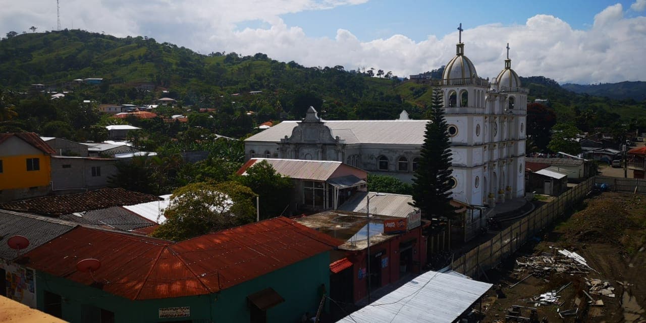 La iglesia en el pueblo de El Paraíso, departamento de Copán, en el noroccidente de Honduras.