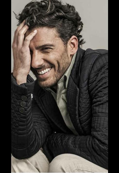 También protagonizó "Ni Contigo Ni Sin Ti".