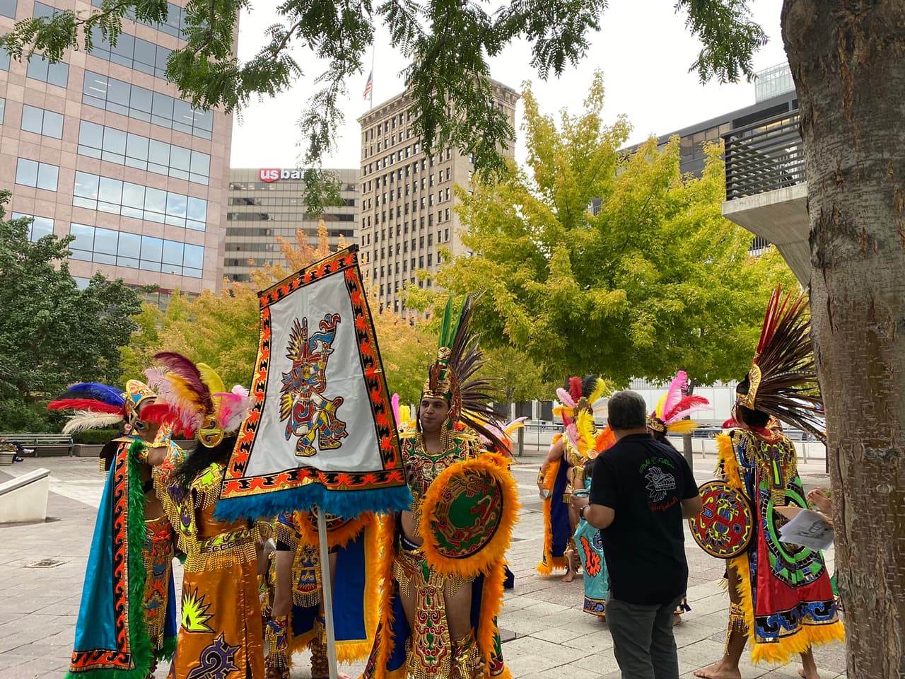 Durante varios días voluntarios y colaboradores se prepararon para la celebración de la independencia mexicana en el anfiteatro The Gallivan Center en Salt Lake City.