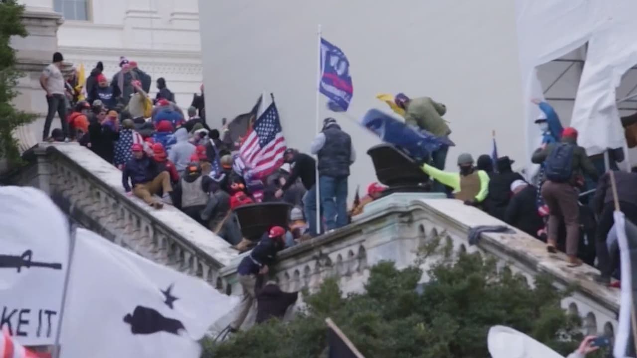 Conmemoran el quinto aniversario del asalto al Capitolio con marchas en Washington DC