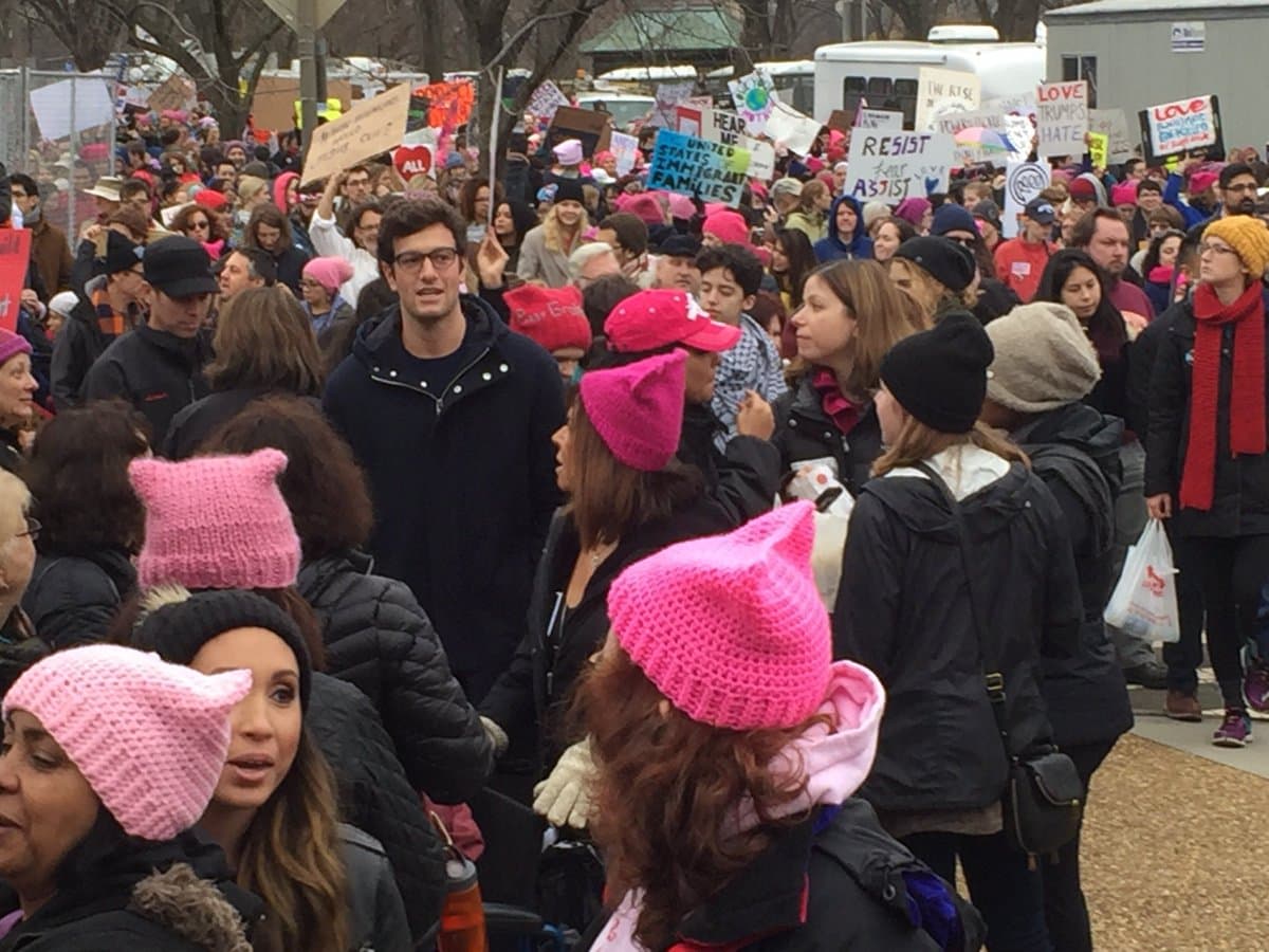 ¿Qué hacía el cuñado de Ivanka en la Marcha de las Mujeres contra Trump?