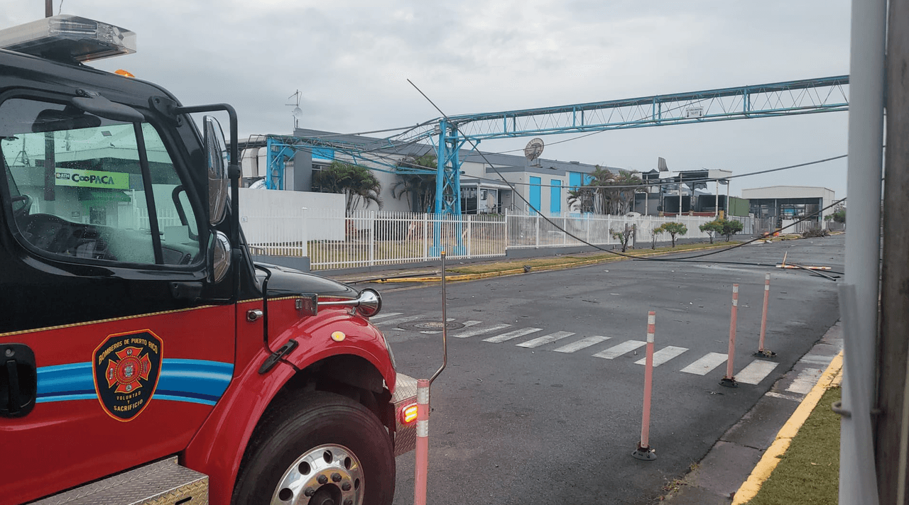 El resto de los tanques, se aseguró, estaba en perfecto estado. Los bomberos cerraron válvulas como medida preventiva y este lunes estarán revisando las labores de reparación.
