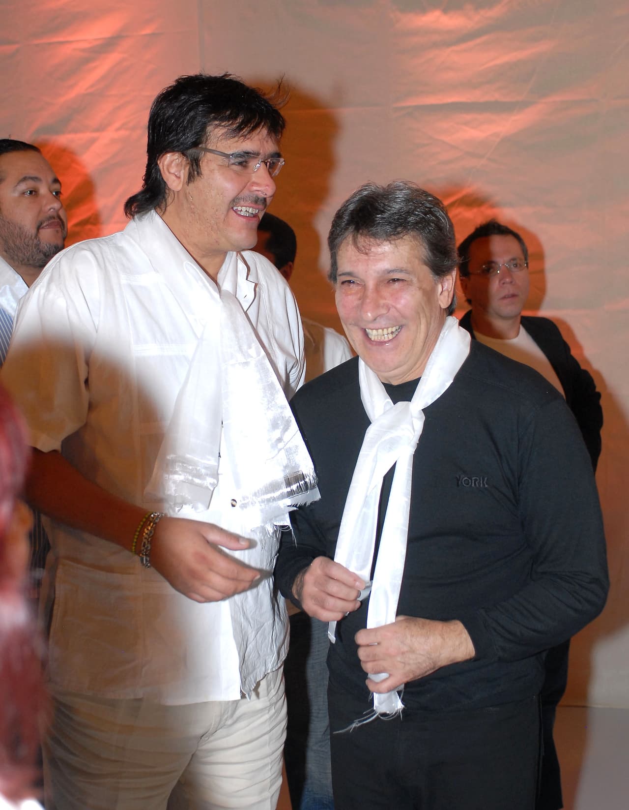 Ferrara fue tajante al expresar su postura con los medios: "Estoy mucho más 
<b>preocupado por lo que está pasando en el país</b> que por quedar bien con ustedes, y no es ni por quedar bien ni por estar mal, yo le contesto a quien quiero y como quiero, o sea, no estoy siendo grosero ni soy irrespetuoso, por favor".
<br>