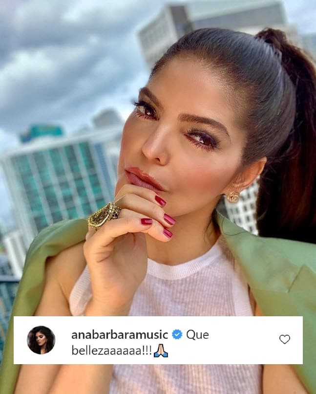 Algunos exponentes del regional mexicano felicitaron al jovencito por el 'tatoo', como 
<b><a href="https://www.univision.com/famosos/ana-barbara-impone-moda-y-la-culpa-es-de-angela-aguilar-video">Ana Bárbara</a></b>, que es buena amiga de la familia Aguilar.
<br>