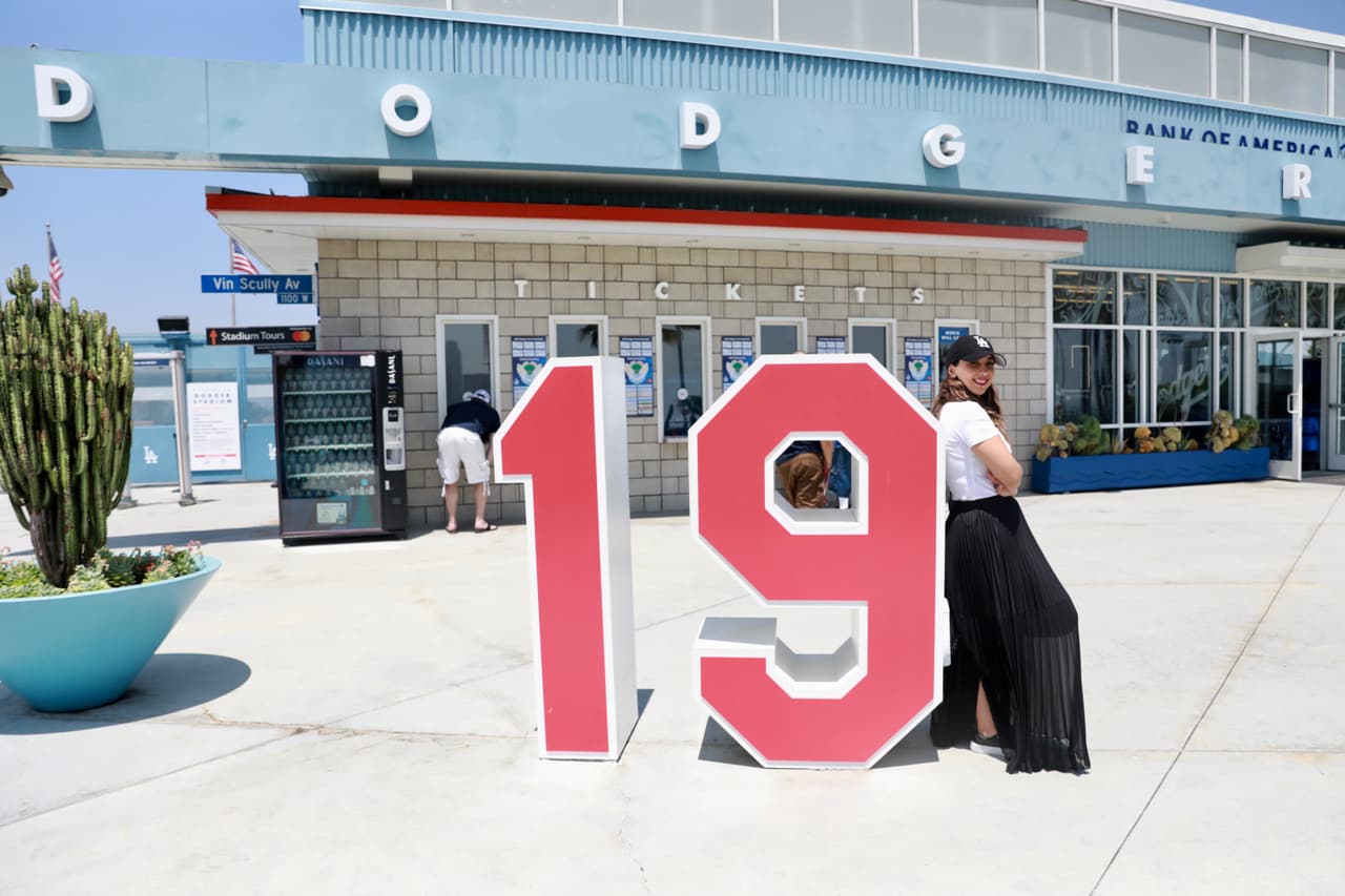 Incluyendo una de sus locaciones favoritas, el 
<b>Dodger Stadium</b>, donde se topó con su número favorito: 
<b>19</b>.