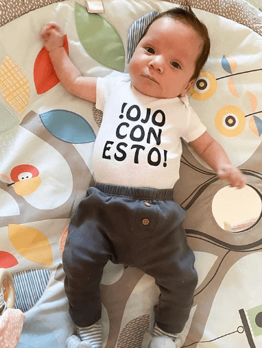 Fotografías que muestran su emoción por ser mamá y que se suman a muchas más, con las que nos ha llenado de ternura al compartir cómo ha sido su vida desde que tiene a su "milagrito" entre sus brazos.