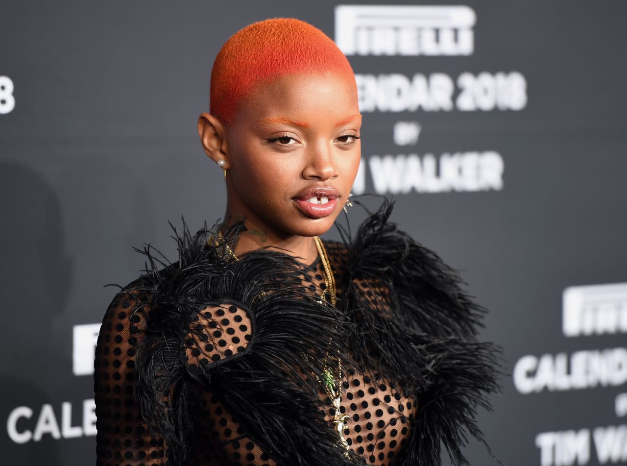 <b>#4 Slick Woods</b>
<br>Simone Thompson, mejor conocida como Slick Woods, es de las modelos embarazadas que ha lucido uno de los looks más arriesgados en la pasarela.