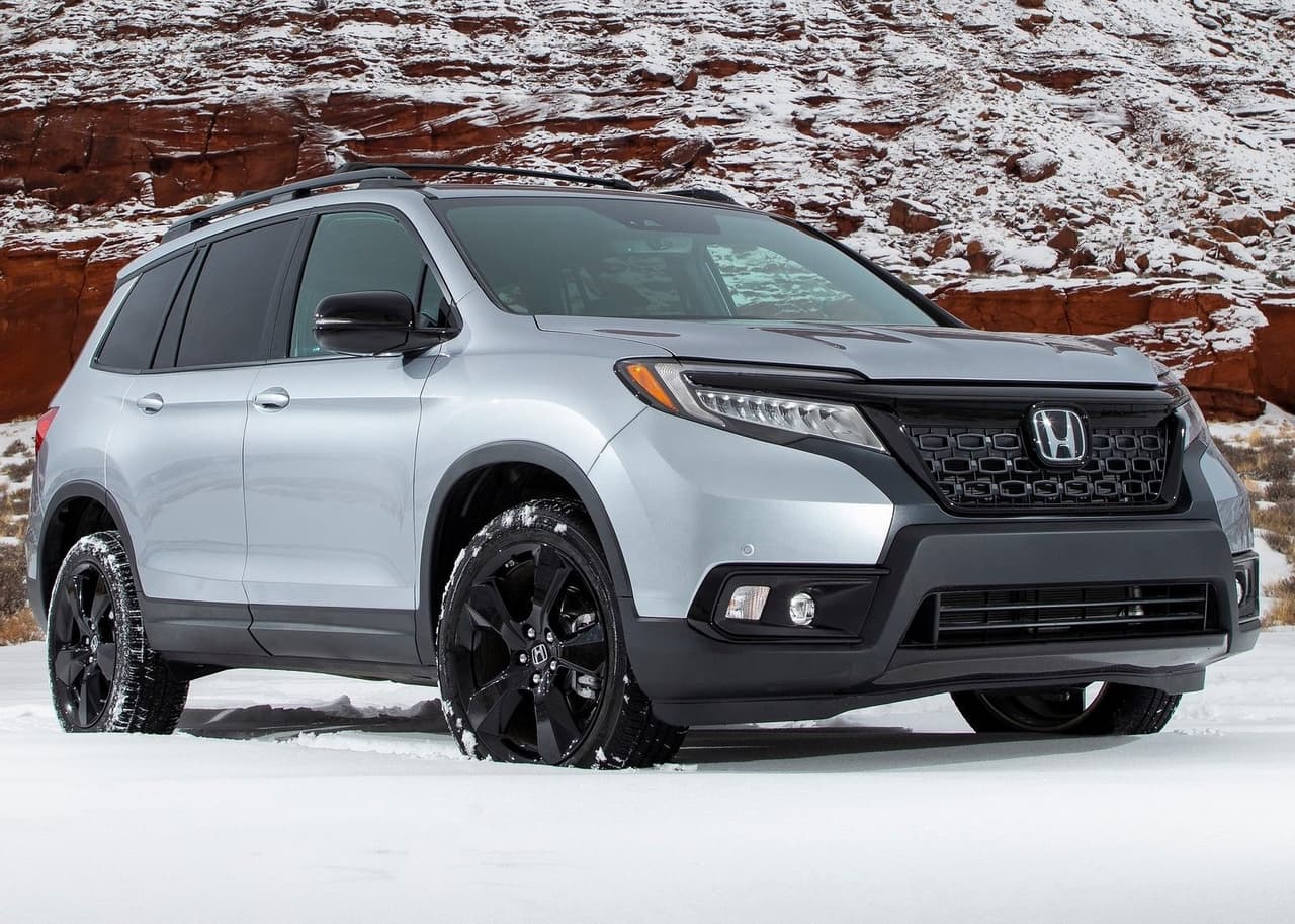 <h3 class="cms-H3-H3"><b>9. Honda Passport</b></h3>
<br>
<br>La Honda Passport actualmente es fabricada en Lincoln, Alabama. Comparado al ranking del año pasado, esta SUV cayó de la posición 7 a la 9. Su precio inicial es de $32,790.
<br>