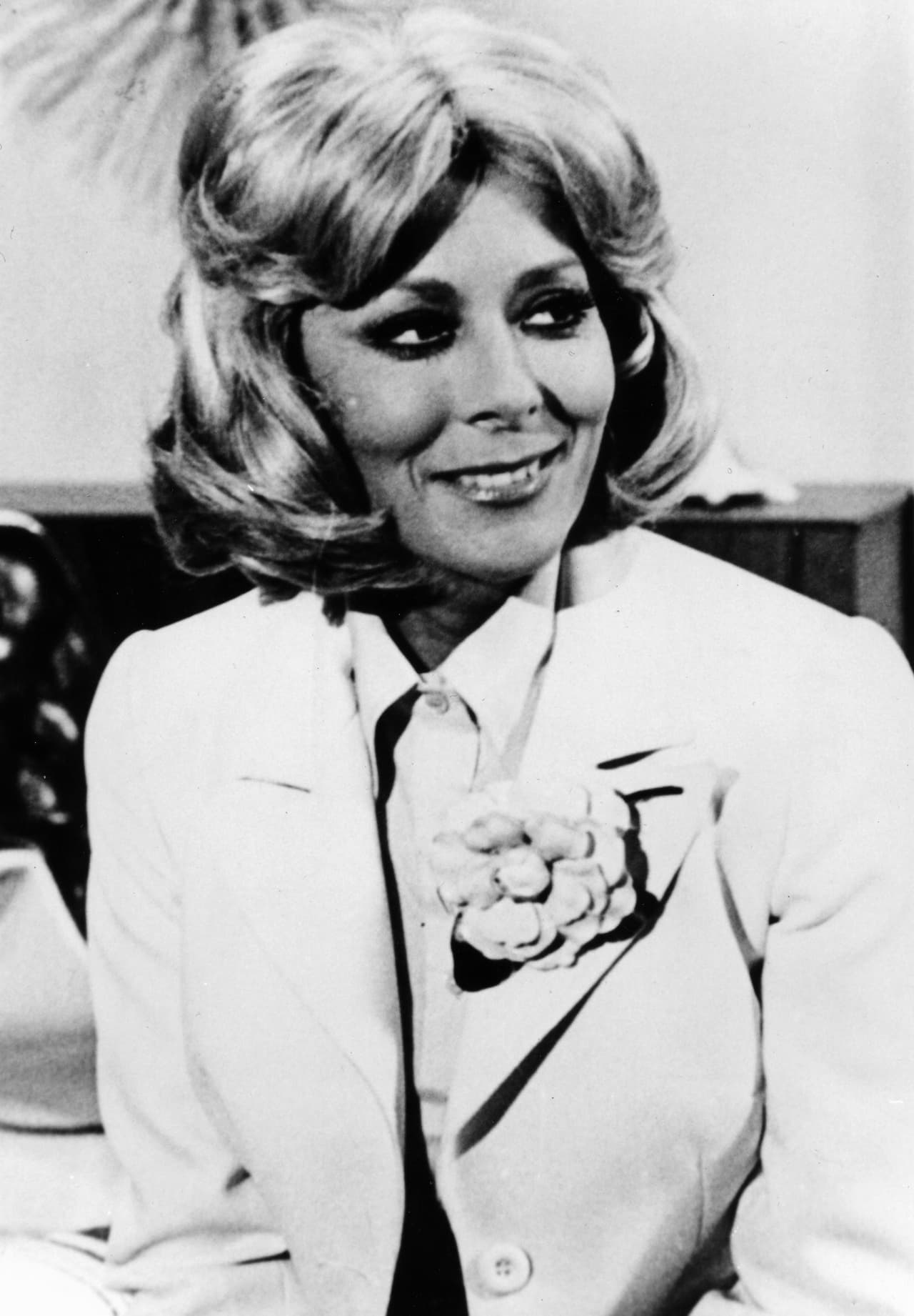 Durante ese tiempo, no dejó el teatro ya que también apareció en obras como "Un Sueño de Cristal", "Celos del Aire", "Don Juan Tenorio", "Cuarto para Vivir", "El Cuadrante de la Soledad" y "Divorciémonos".