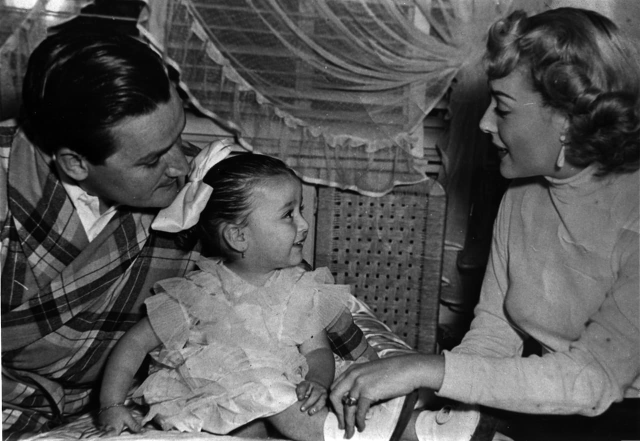 La vida amorosa de la actriz también se convirtió en un mito, ya que Silvia ha estado casada en cuatro ocasiones.