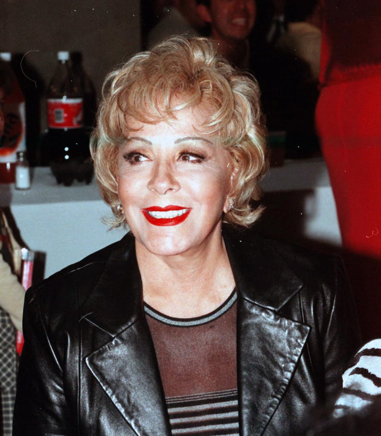 Tras su cuarto matrimonio, con el político Tulio Hernández Gómez, gobernador del Estado de Tlaxcala entre 1981 y 1987, la actriz se convirtió en primera dama de ese estado.