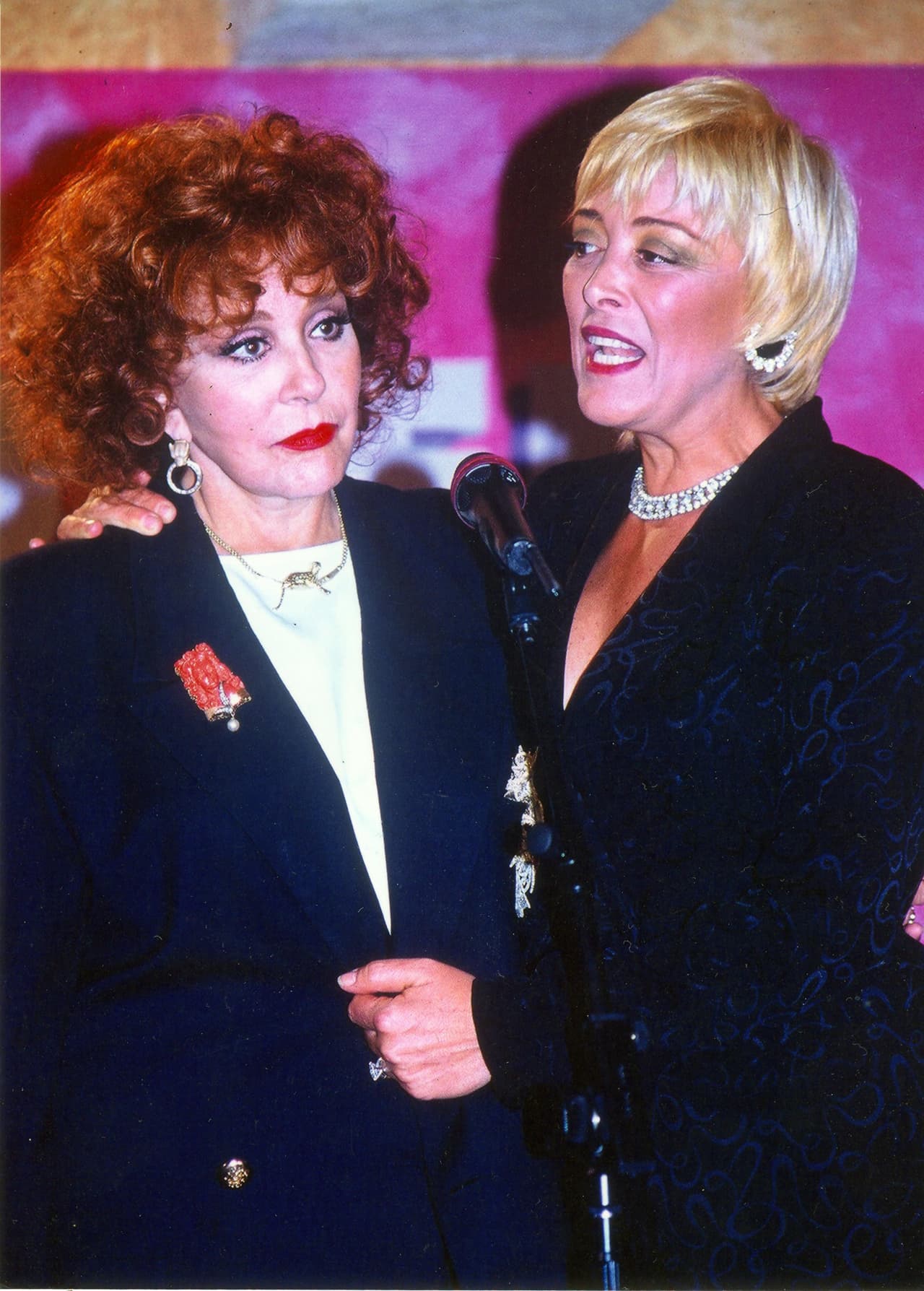 Le siguen sus nietas: la también actriz y cantante Stephanie Salas, y Frida Sofía Moctezuma, así como su bisnieta Michelle Salas, quien actualmente se dedica al modelaje.